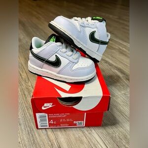 Nike Toddler Dunk Low Shoes - size 4c